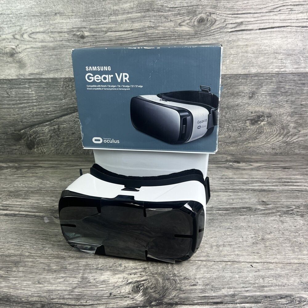 Samsung Gear VR Powered by Oculus - New, Open Box